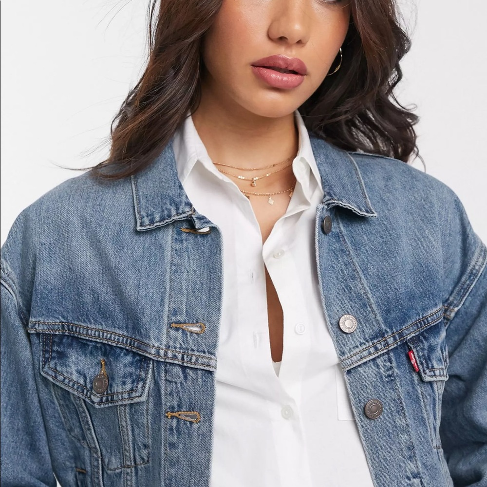 Levi’s - Future Mid slouch denim trucker jacket in blue - Picture 3 of 9